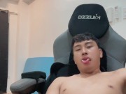 Bored kaya nagjakol na lang.