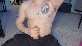Gay fit white guy destroyed by BIG cumshot all over inked body
