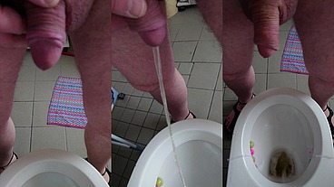 Nylonjunge pisst am Morgen von Neujahr