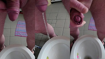 Nylonjunge pisst am Morgen von Neujahr