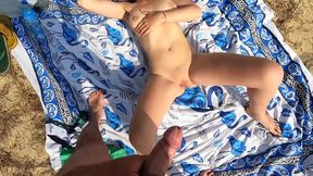 Real couple fucked on beach, risky public action caught by voyeurs