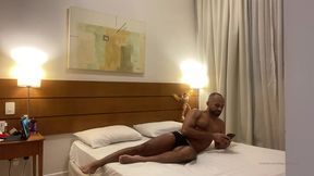trisal de bombados se pegando e gozando na cara do passivo. - parte i