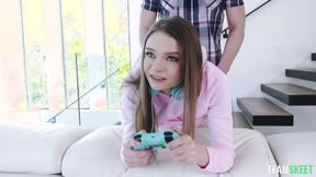 ”Tiny Gamer Babe - Jessae Rosae”