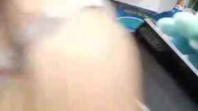 Llevo a la vecina de compras y me agradece con oral sex Big ass colombiana latina