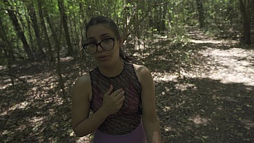 La NOVIA de mi AMIGO, me acompaña a buscar LEÑA. le ofrecí mi TRONCO