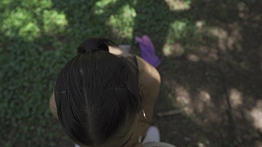 La NOVIA de mi AMIGO, me acompaña a buscar LEÑA. le ofrecí mi TRONCO