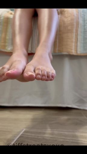 Worship My Feet, Ass and Pussy After My Sweaty Run