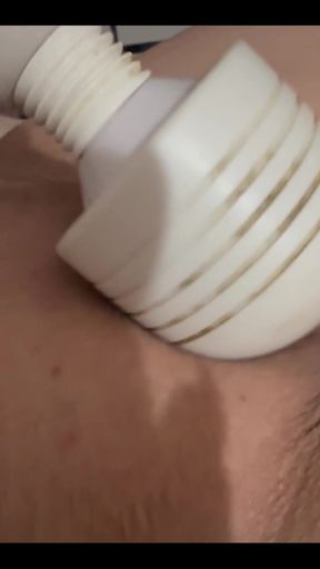 Friday Night Self Pleasure! Wonder if You Can Cum Before I Do!2mins 46S Race Is on