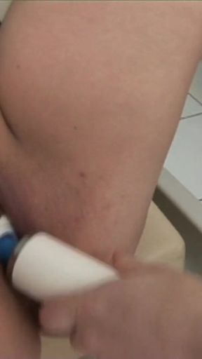 Crazy Hartz 4 granny put the Hitachi deep inside