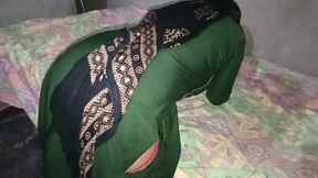 Sasur bahu anal fuck- Desi Indian bahu gets painful anal fuck with father-in-law when she taking gift from sasurji