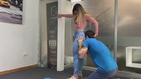 Mariana Face Farting in Jeans