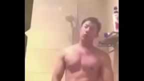 Asian Hunk Shows Off His Muscles in a Cute Gay Cam Session