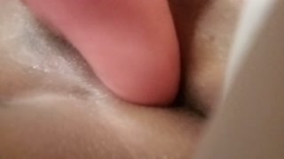 Bien Putita gimiendo y usando dildo de 20cm