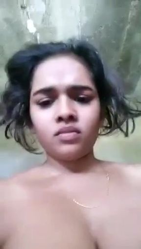 Srilanka Tamil Girl show her naked body for Her ex