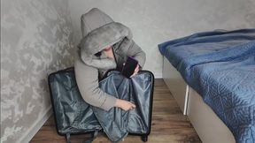 Zipping Coat and luggage