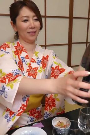 Married Woman Having an Affair on a Trip with Internal Ejaculation - Chisato Shoda