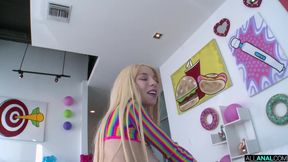 Vina and Kenzie Are Anal Sweethearts