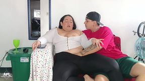 llego a casa de mi padrastro y me encuentro a la puta de su mujer sola y bien cachonda - historia completa