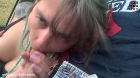 Latina babe deepthroats huge cock in car