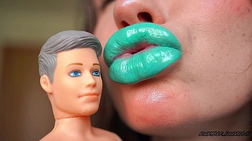 Gentle Giantess Minty dirty kiss and BJ