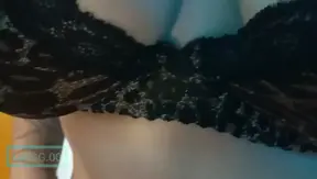 En este video vas a ver como mis enormes tetas rebotan en cámara lenta 🥵, se ve mi ano en primer plano y mi conchita toda mojada 💦