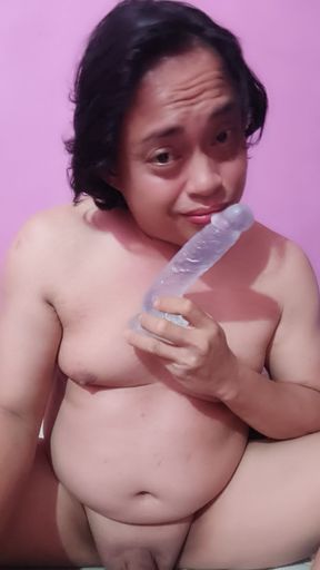 Ugly Asian slut Ladyboy drink her pee after peeing