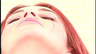 Naudia Nyce Gets Bathtub Facial from Cheyne Collins