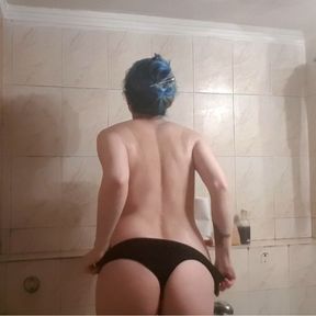 Voyeur shower blue hair girl!