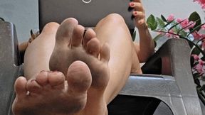 Admire my dirty soles while I work in my Laptop by Milah