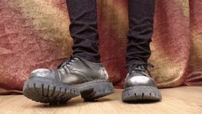 Finally, beauty takes her Doc Martens shoes and cute socks off too, fc040x 1080p