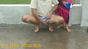 xxx बारिश में सौतेली बहन के साथ एक रात मिली बिताने को ।