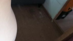 mi esposa embarazada de rojo detras de camara