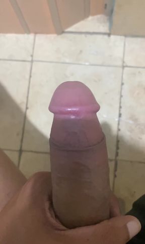 Showing the head of my cock until I cum nice