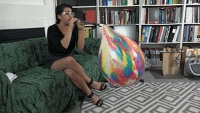 Sedusa Evaluates Mouthpieces for Blowing Balloons (MP4 720p)