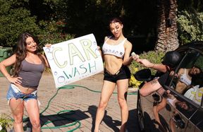 Lucky Customer Gets A Free Extra Service On Carwash