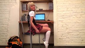 After college she fucks herself in the ass