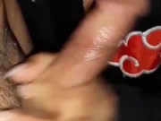 Le hago una rica mamada hasta correrse dentro de mi boca. Me encanta tragarme todo.
