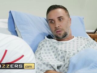 Brazzers - Kewl booty blond nurse Carmen Caliente likes large weenie