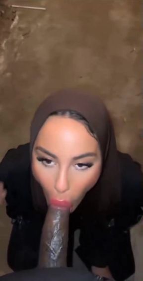 Hijabi girl takes a big dick in her BBC