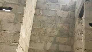 Domowy solowy klip dziewczyny z dojrzałymi Azjatami, ruchanymi w dupę przez czarnego kutasa