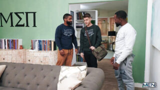 Interracial éjaculation, branlette, bareback, baiser, léchage, homme, muscle – vidéo maison de Joey Mills, grosse bite noire enculée