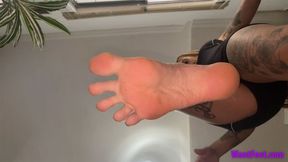 Merciless Barefoot Smash- 4K MP4