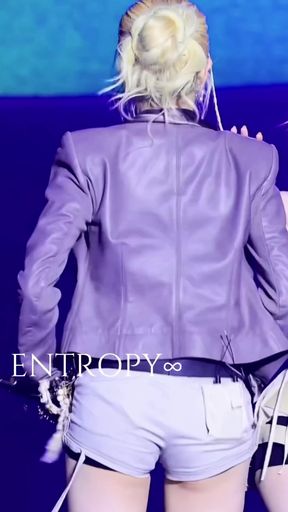 American k-pop star gets naughty with her Korean bf
