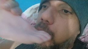 realizando podolatria com pes da minha boneca inflavel sayaka