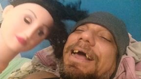 realizando podolatria com pes da minha boneca inflavel sayaka