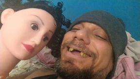 realizando podolatria com pes da minha boneca inflavel sayaka