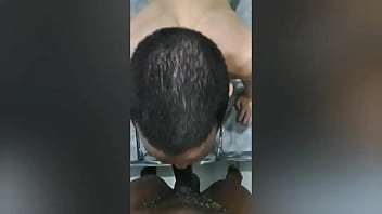 Lambi at&eacute_ o p&eacute_ do branquinho lindo