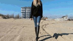 Walk to the sea in rubber boots AVI(1280x720)FHD