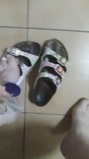Creamy Slippers