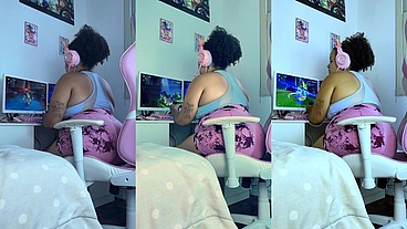 BBW Gamer Girl Farting for online friends
